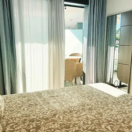 Con Piscina Y Parking Mas Blau Apartamento